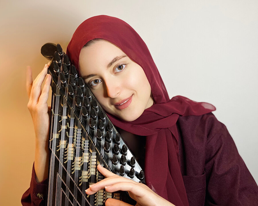 Farah Fersi, Tunuslu kanun sanatçısı.