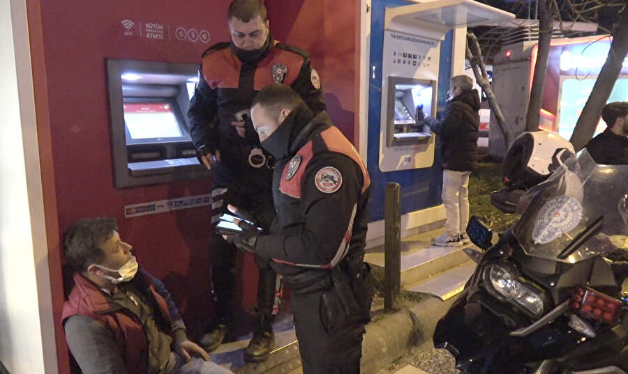 Telefonda dolandırıcılık: 90 bin lirasını kaptırdı, 100 bin lira daha yatırırken polis engelledi