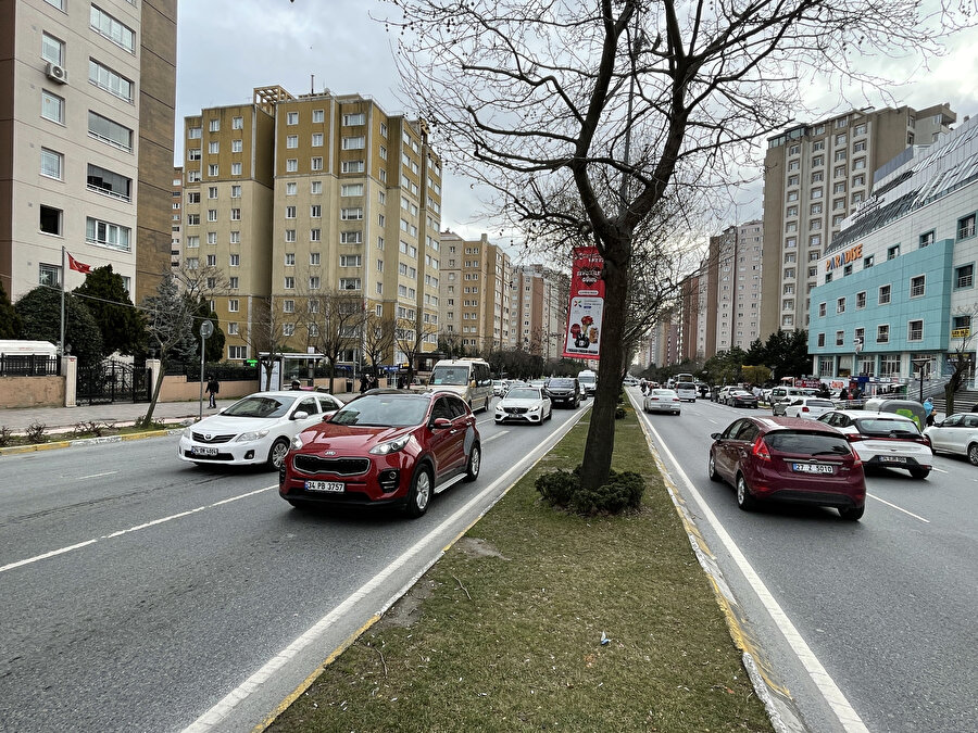 Bu mahalle yaklaşık 112 bin sakiniyle 3 il ve 758 ilçeden daha büyük