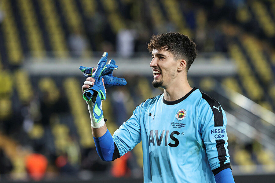 Altay Bayındır çıktığı 11 lig maçında 12 gol yedi