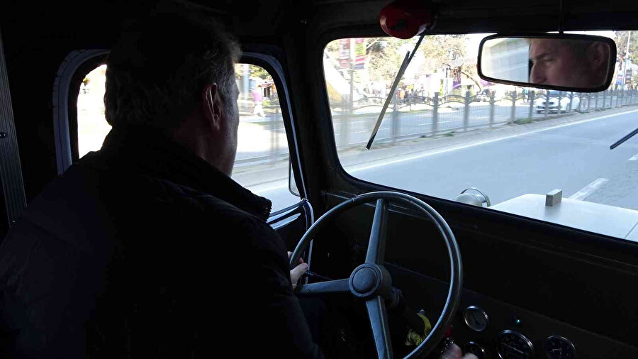 70 yıllık cipi ilk günlerine döndürdü: 110 bin TL harcadı