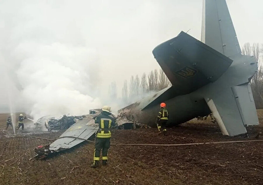 Ukrayna Ordusu'na ait bir uçak Kiev yakınlarında düşürüldü, en az 5 kişinin öldüğü belirtildi