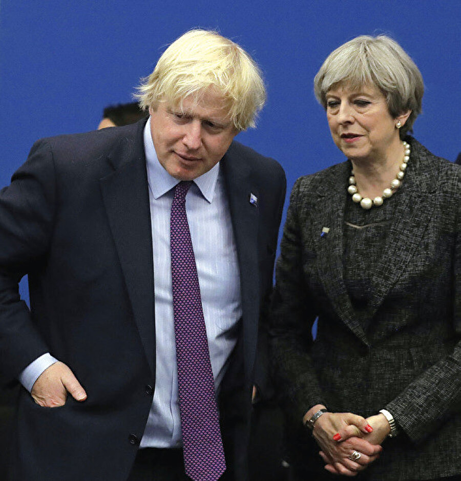 Boris Johnson ve Theresa May.