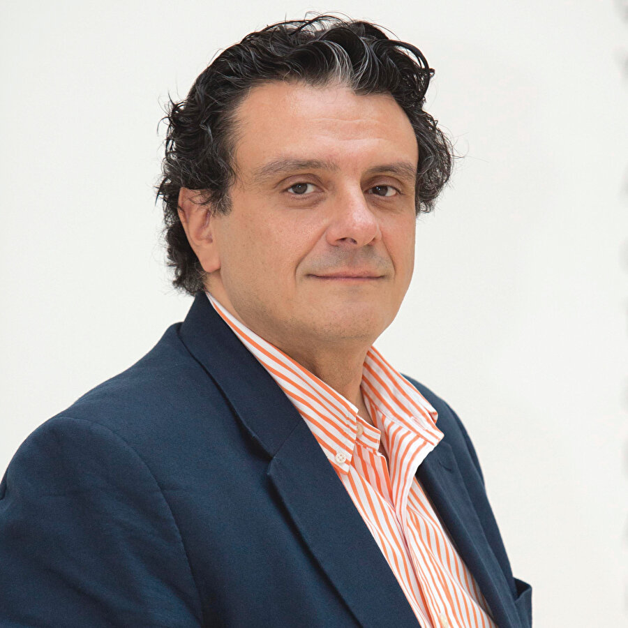 Dımıtrıos Trıantaphyllou.