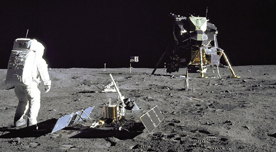 ABD, Ay’a insan gönderme çalışması olarak adlandırdığı “Apollo Projesi” altında Ay’a çok sayıda iniş gerçekleştirdi.