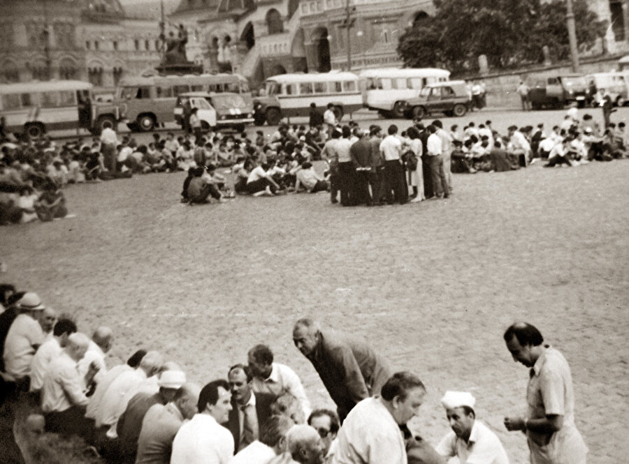 Kırım Tatar Millî Hareketi’nin Kızıl Meydan mitinginden bir fotoğraf.