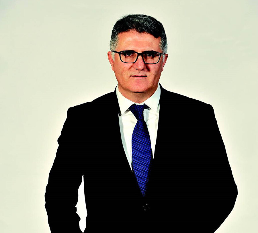 İbrahim Acar- Yeni Şafak gazetesi ekonomi müdürü.