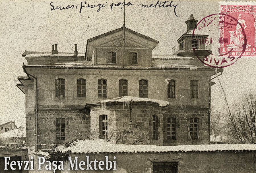 Fevzi Paşa Mektebi (Kaynak: Salt Galata Arşivi)