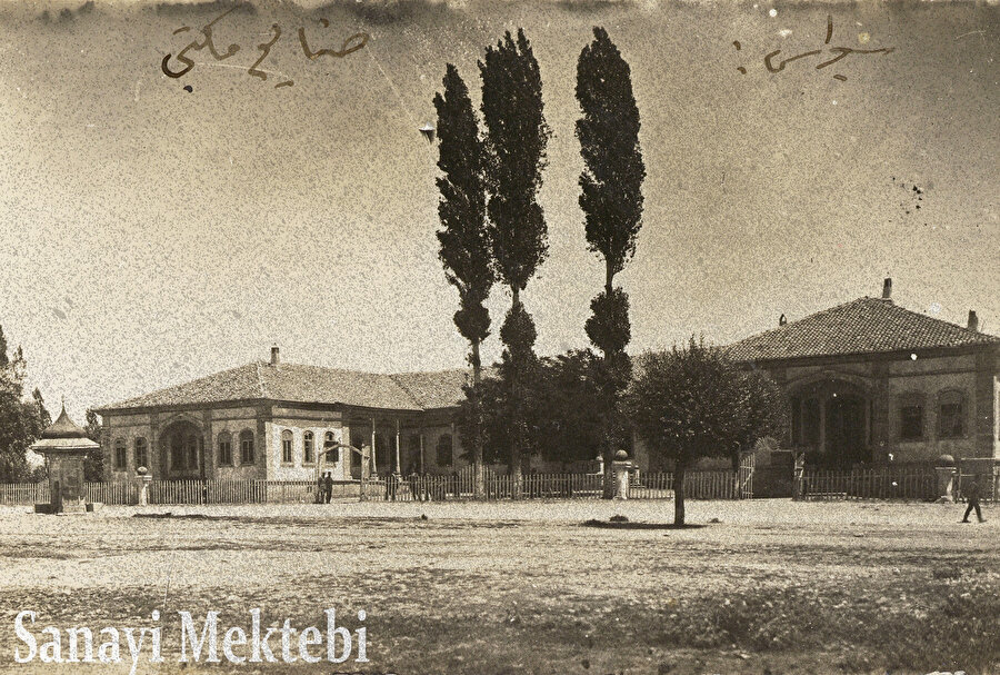 Sanayi Mektebi (Kaynak: Salt Galata Arşivi)