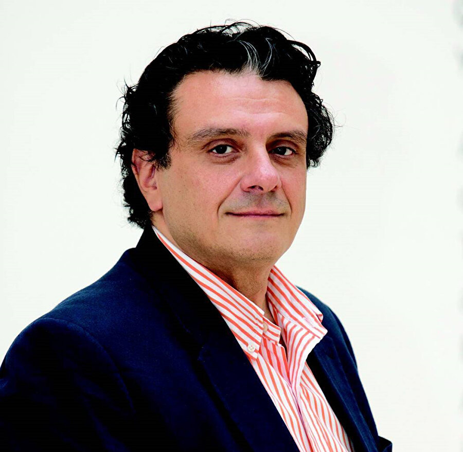 Dımıtrıos Trıantaphyllou.