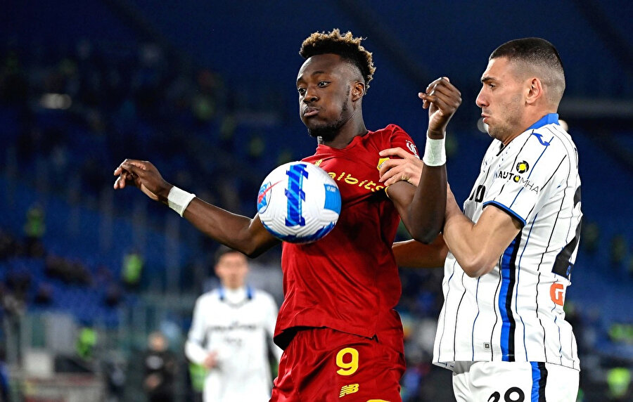 Merih Demiral sinirlendi