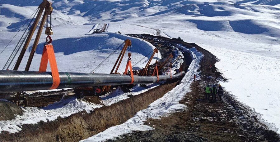Türkmen yetkili, İran’ın doğalgaz boru hatları ve terminalleri de dahil olmak üzere İran altyapısını kullanma önerisini, “sağduyuyla bariz bir şekilde alay etme” olarak yorumladı. 
