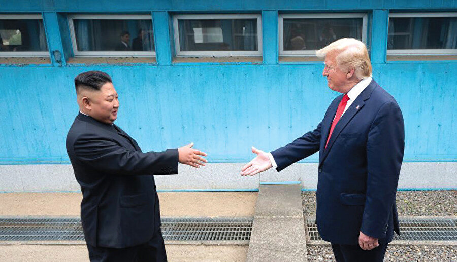 Kim Yong-Un ve Donald Trump.