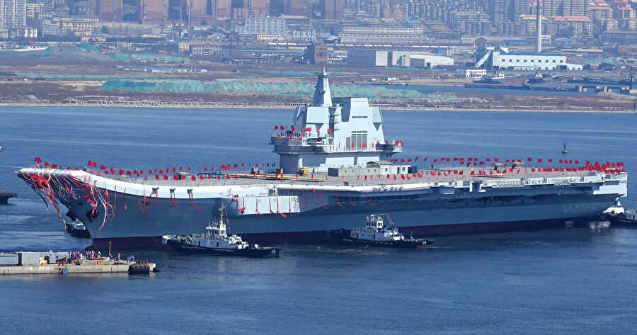 Çin, küresel siyasette etkin olmak istiyorsa, ABD’nin denizlerdeki gücünü dengelemesi gerektiğinin farkında.
