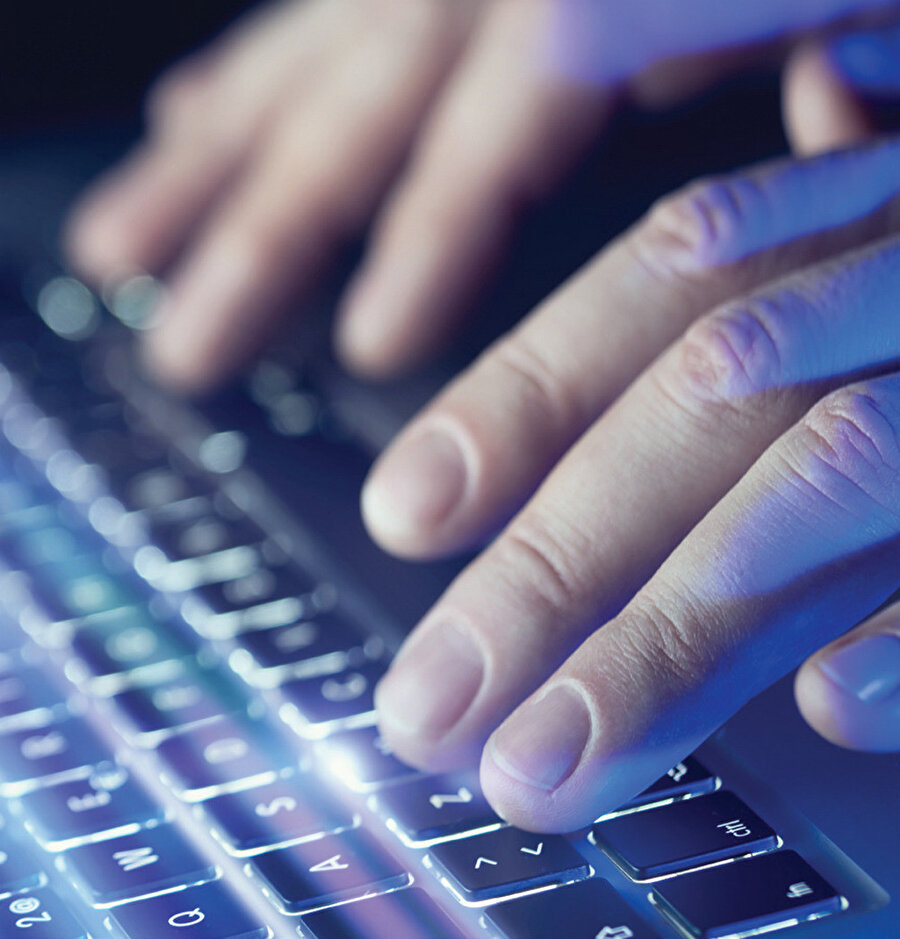 Süperbilgisayarlar uzay araştırmaları, iklim araştırmaları, nükleer araştırmalar, ultra güvenlik gerektiren uygulamalar, çok yüksek boyuttaki verilerin işlenmesi ve değerlendirilmesi alanlarında önemli rol oynuyor.