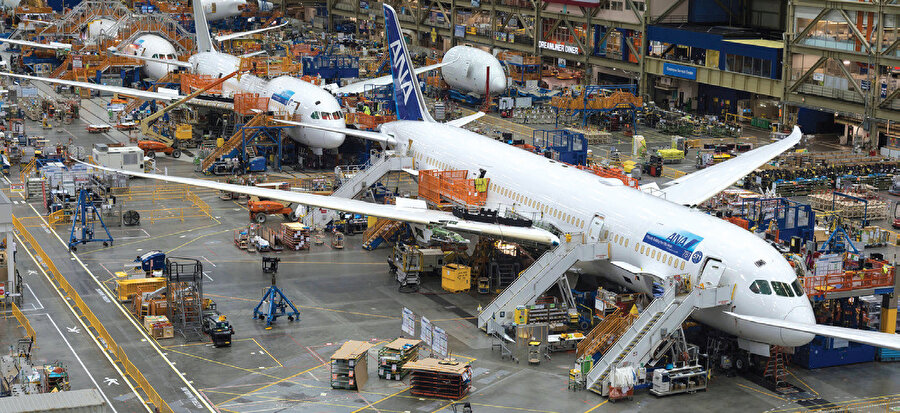 Boeing 737 modeli için yaklaşık 900 farklı tedarik şirketi ile çalışıyordu.