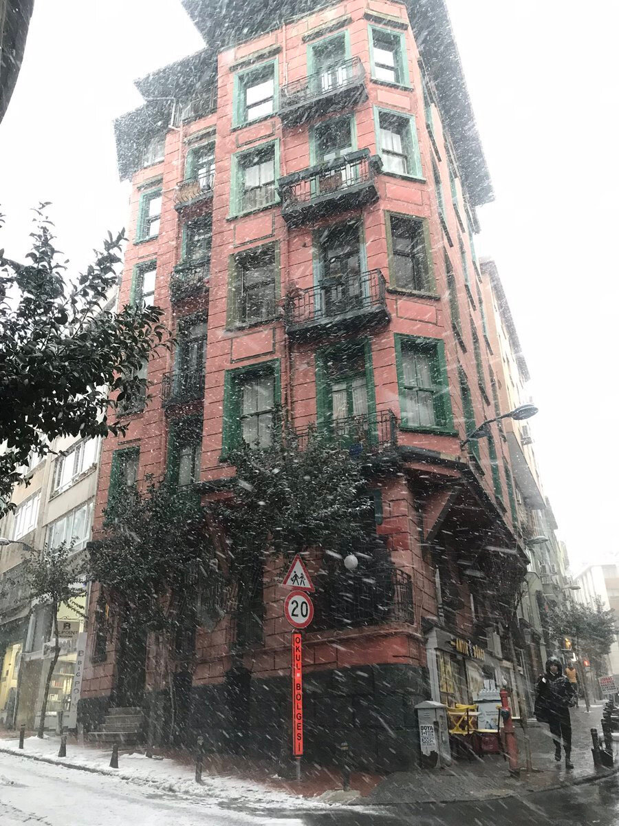 ​Kar Avrupa Yakası'nda etkisini göstermiş 🥶