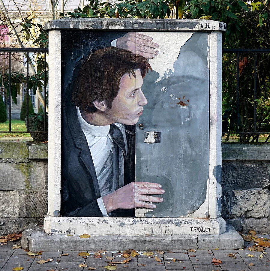 Levalet, alışılmamış senaryoları sokak sanatına konu ediyor ✨