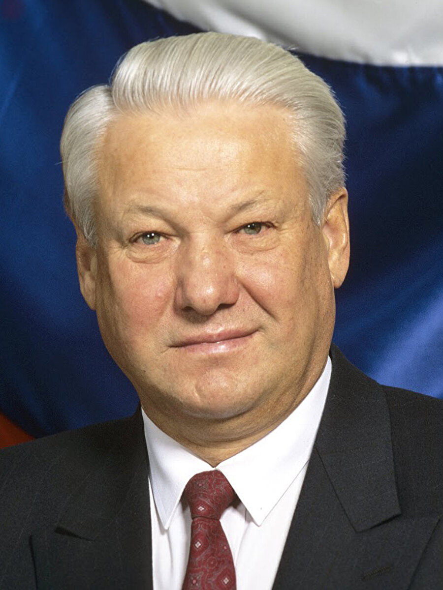 Boris Nikolayeviç Yeltsin, Rusya'nın ilk başbakanı ve devlet başkanı.