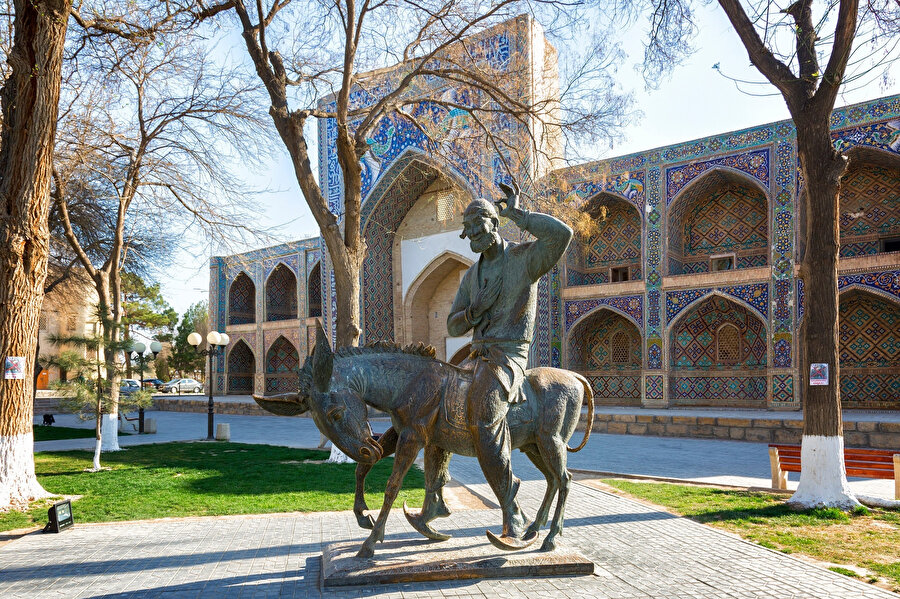 Türk dünyasının en kadim şehirlerinden birinde Nasreddin Hoca heykeli görmek elbette çok anlamlı .