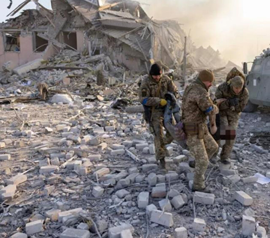 Vurulan askeri üsten bir fotoğraf