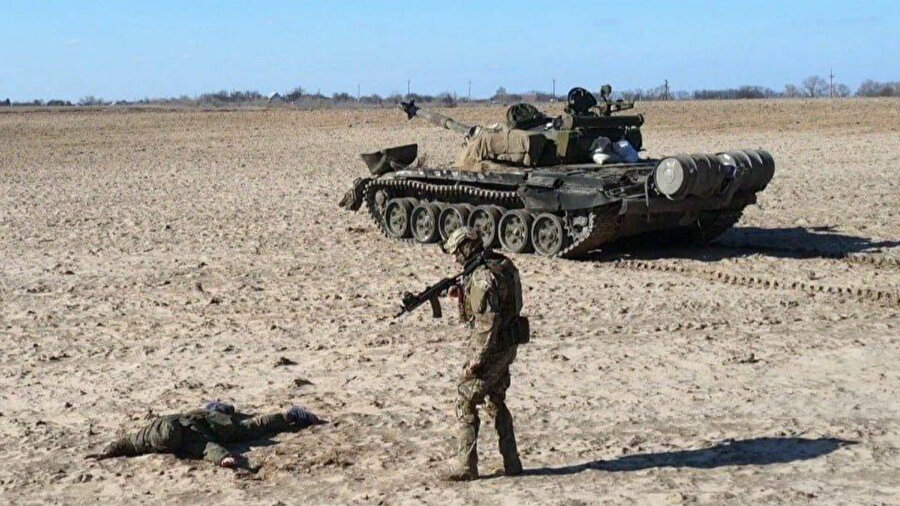 Rus askeri para ödülü karşılığında tankını Ukrayna'ya teslim etti