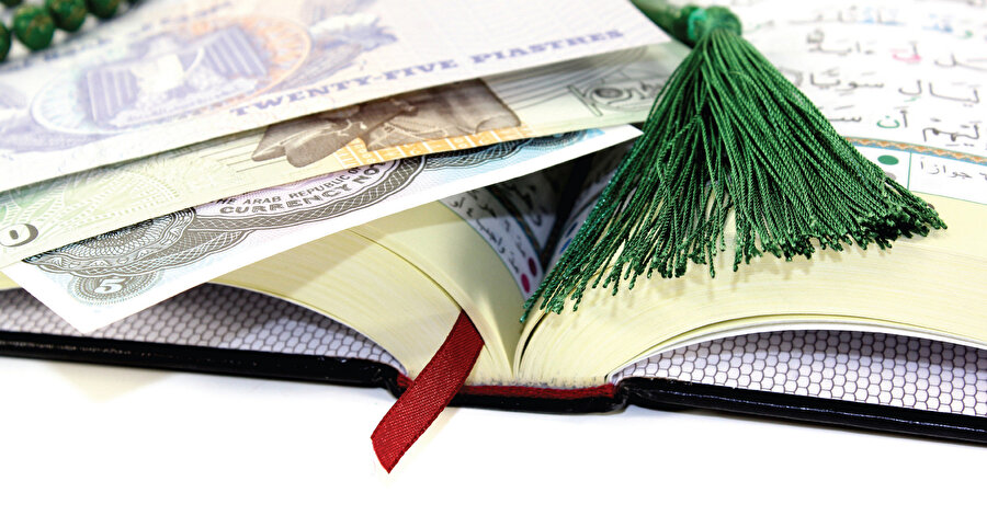 İslam ekonomisi tarihte Müslümanların ortaya koymuş olduğu tecrübe ile bugün küresel ekonominin karşı karşıya kaldığı problemleri daha o zaman çözmüş ve çok büyük imparatorluklara siyasal yapılara ilham olmuş bir sistem.