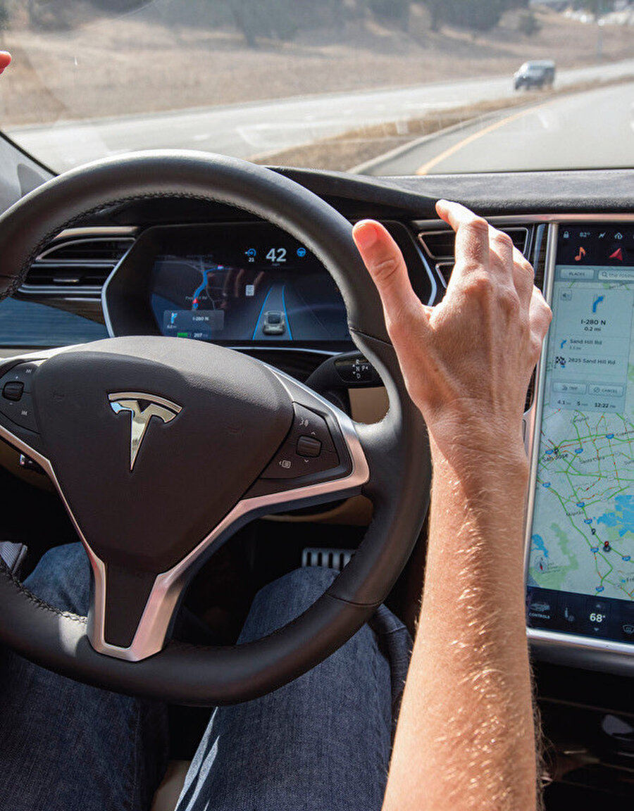 Şoförsüz araba teknolojisiyle çalışabilen bir araba markası yaratmak yalnızca Elon Musk’a ait bir hayal değil.