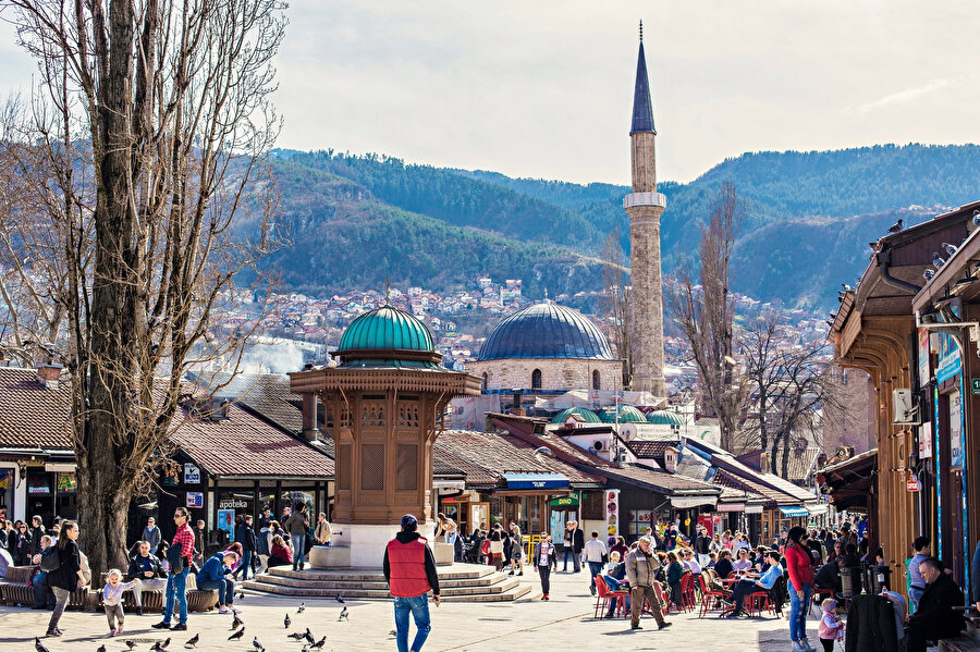 Hünkâr Camii veya Fatih Sultan II. Mehmet Camii, Bosna-Hersek’in başkenti Saraybosna’da yer alan ve 1457 yılında yapılan Osmanlı dönemi camilerindendir.