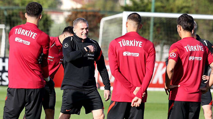 Stefan Kuntz, üçlü savunma konusunda uyarılmış
