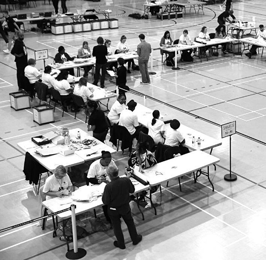 Burada asıl önemli konu İngiltere ve AB'nin kalan kısmı arasındaki 575 milyar dolarlık yıllık ticaret hacmini düzenleyecek yeni anlaşma nasıl olacak?