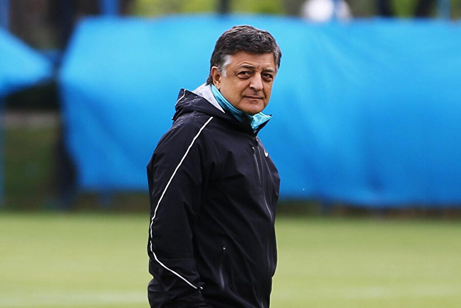 Yılmaz Vural, yabancı teknik direktör tercihlerini eleştirdi.