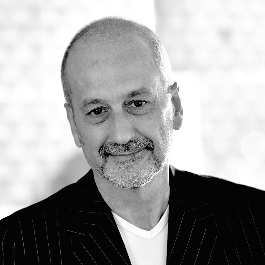 Pierre Chiartano-İtalyan Gazeteci.