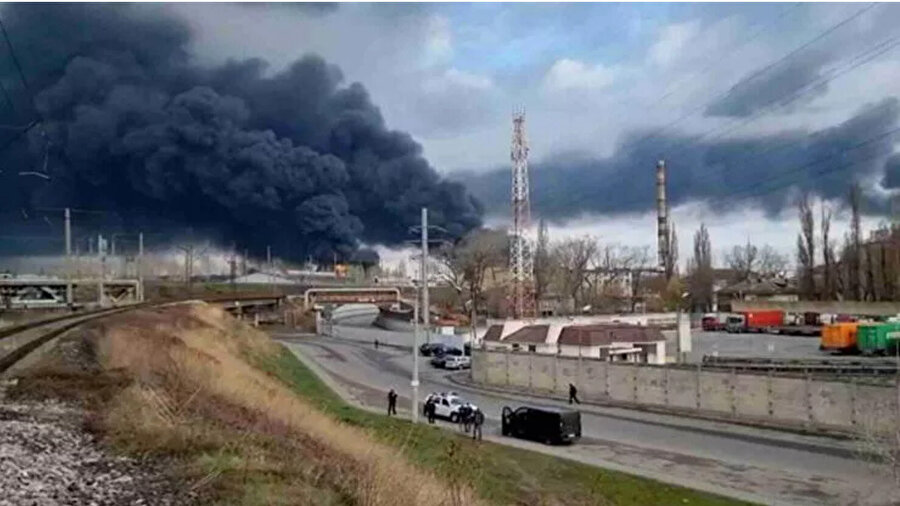 Odessa petrol rafinerisi ve akaryakıt vuruldu