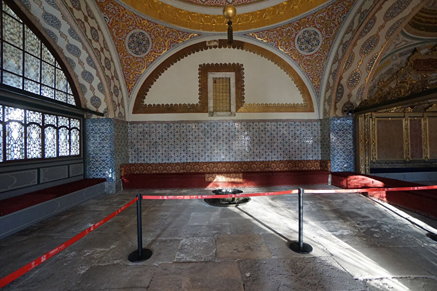 1865 Yılında Topkapı Sarayı Adalet Kulesi.