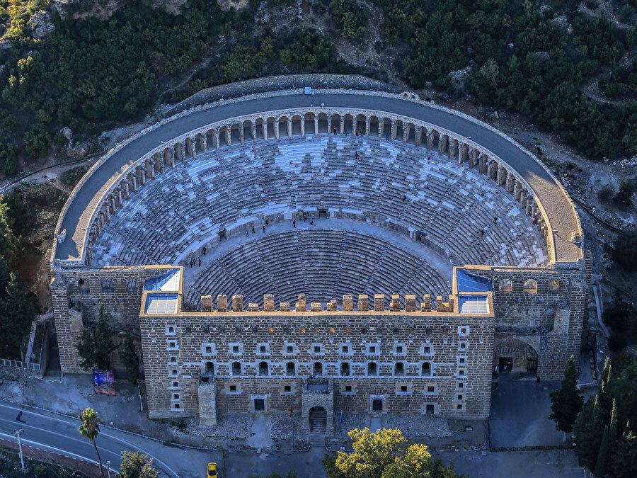 Aspendos Antik Tiyatrosu (Fotoğraf: Antalya Valiliği Web Sitesi) 