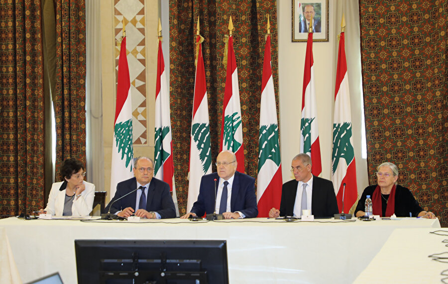 Dünya Bankası Orta Doğu Direktörü Jha, Lübnan'daki ekonomik krizin dünyanın en kötü üç kriz arasında yer aldığını belirtti.