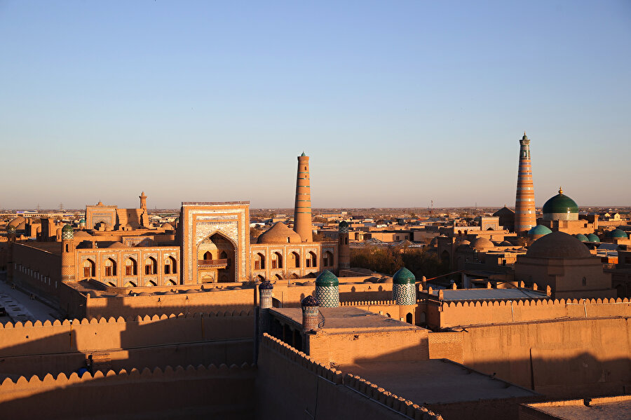 Açık hava müzesini andıran Hive şehri, aynı zamanda yaşayan bir kent olarak tarihe canlı kaynaklık ediyor.