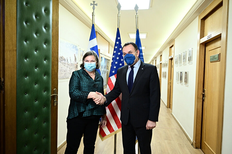 ABD Dışişleri Bakan Yardımcısı Victoria Nuland ve Yunan Savunma Bakanı Nikos Panayatopoulos