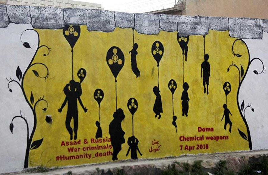 Hafızalardan silinmeyen bu katliamda çoğu kadın ve çocuk binlerce sivil de zehirli gazlardan etkilenmişti.