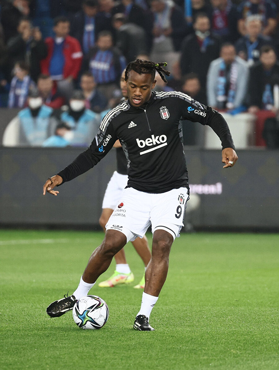 Beşiktaş, Batshuayi'den memnun değil