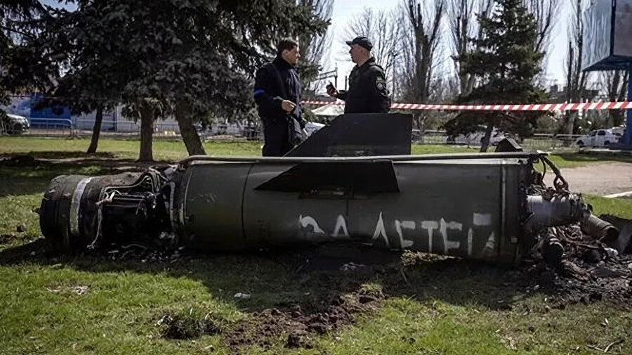 Ukrayna'da tren istasyonu bombalandı