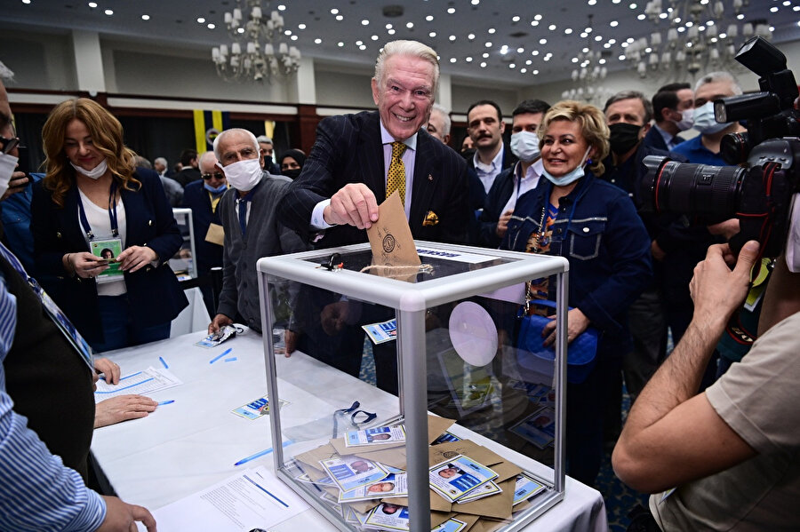 Fenerbahçe'de seçim tamamlandı
