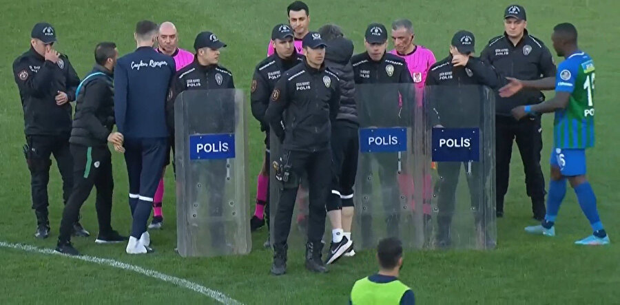 Konyaspor, MHK'yi istifaya davet etti.