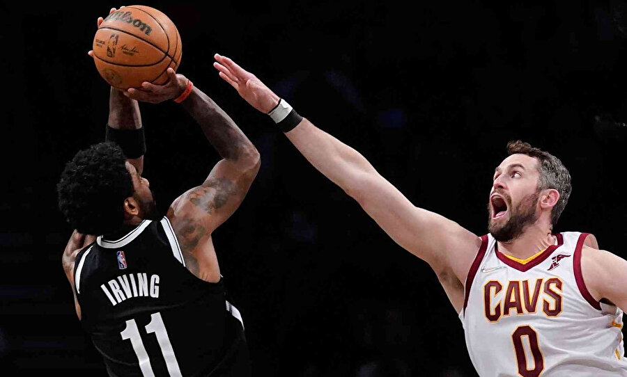 Kyrie'den muhteşem performans