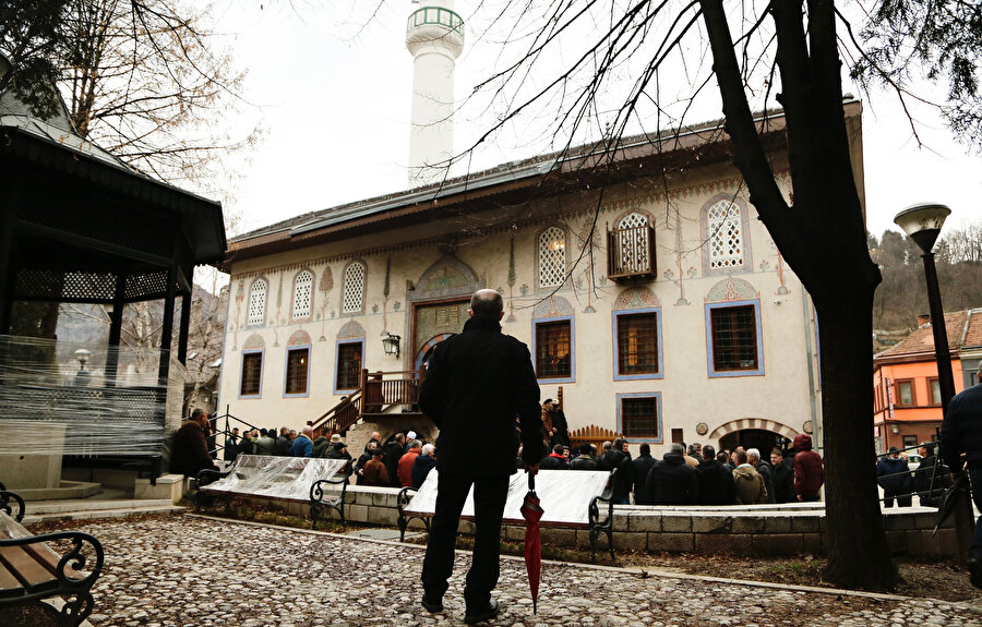 Alaca Camii’nde cenaze namazı.