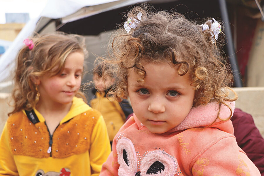 Çocukları Suriye’de kol gezen suç şebekelerine ve asker devşiren aşırı örgütlere yem etmemek, sahip çıkmak gerekiyor. 