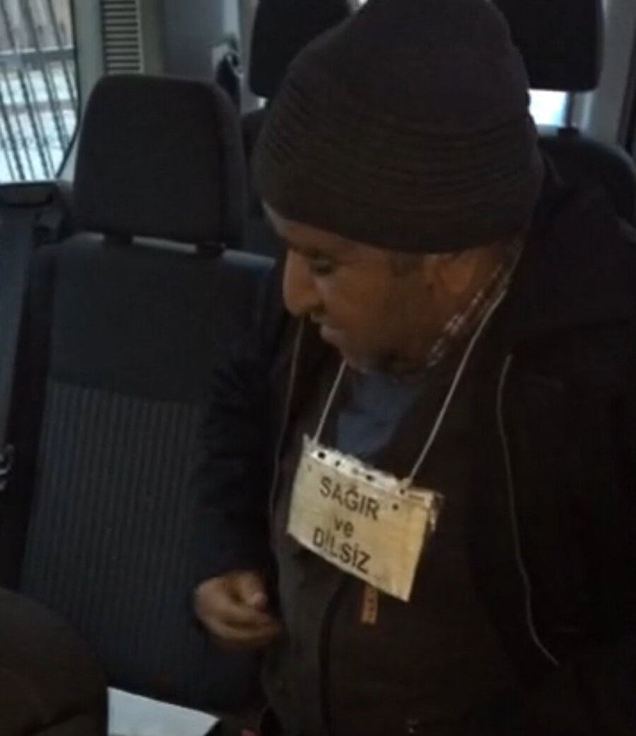 'Sağır ve dilsiz' dilenci zabıtayı görünce bülbül kesildi