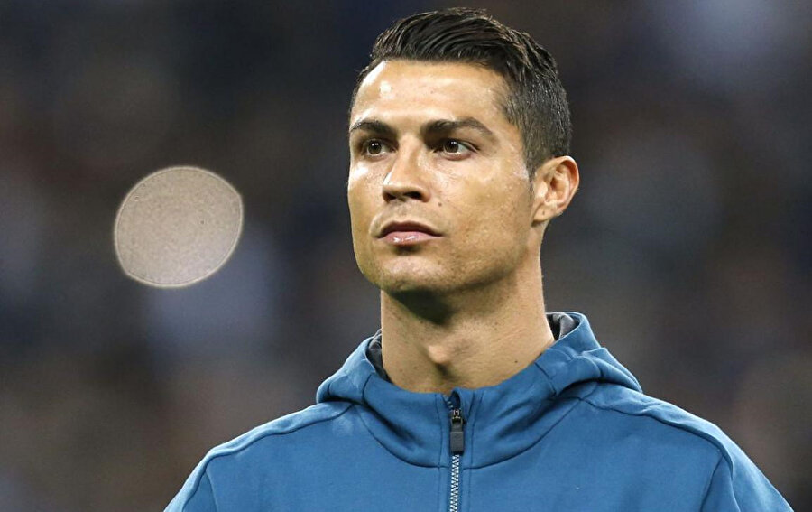 Cristiano Ronaldo, oğlunun vefat ettiğini açıkladı