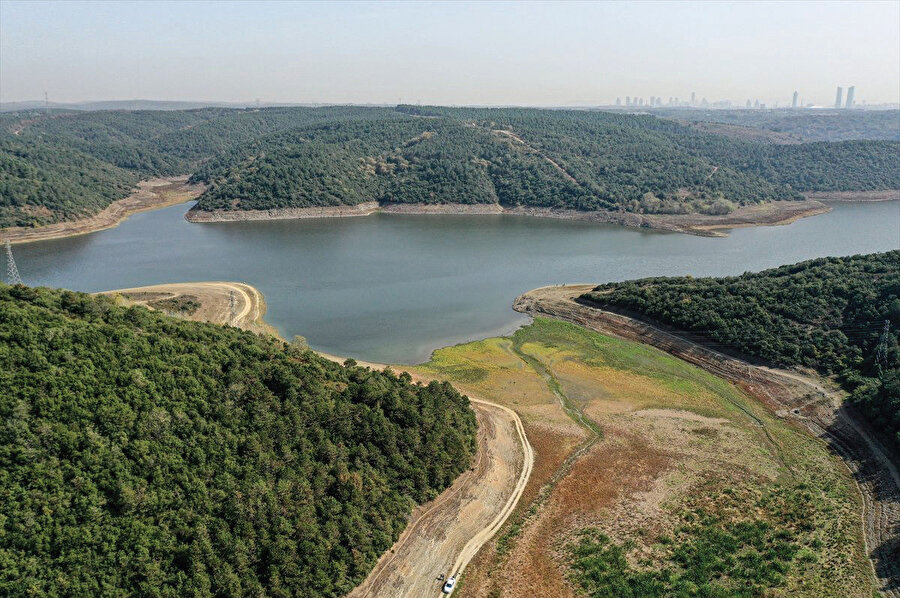 Doğal Hayatı koruma Örgütü (WWF) gelecekte su sorunundan yoğun olarak etkilenecek bölgeler arasında Güney Asya, Ortadoğu, Güney Amerika ve Afrıka’nın yani sıra Pekin, İstanbul ve Rio de Janeiro gibi kalabalık metropollerin de adını saydı.